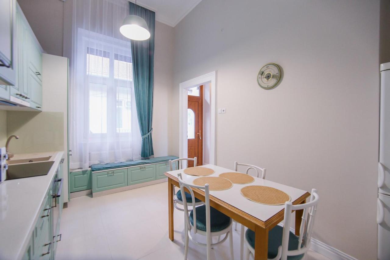 Retro City Center Home オラデア エクステリア 写真